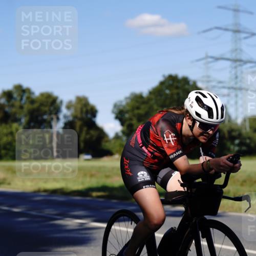 07.09.2025 - 19. Norderstedt Triathlon Michael Burmester http://msf.ph/oto/8841952 07.09.2025 15:37:24 Radfahren 371, 405, 439, 927 meine-sportfotos.de