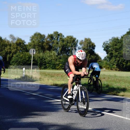 07.09.2025 - 19. Norderstedt Triathlon Michael Burmester http://msf.ph/oto/8841998 07.09.2025 15:38:50 Radfahren 402, 504, 1432, 1454 meine-sportfotos.de