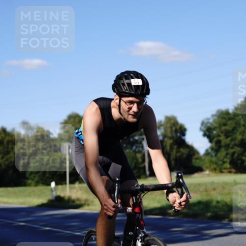 07.09.2025 - 19. Norderstedt Triathlon Michael Burmester http://msf.ph/oto/8842030 07.09.2025 15:39:36 Radfahren 913, 1481 meine-sportfotos.de