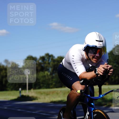 07.09.2025 - 19. Norderstedt Triathlon Michael Burmester http://msf.ph/oto/8842061 07.09.2025 15:40:16 Radfahren 868, 1497, 1526 meine-sportfotos.de