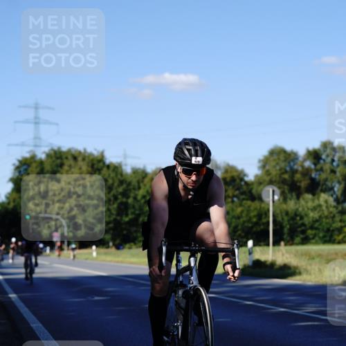 07.09.2025 - 19. Norderstedt Triathlon Michael Burmester http://msf.ph/oto/8842066 07.09.2025 15:40:41 Radfahren 418, 446, 929 meine-sportfotos.de