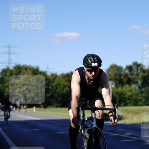 07.09.2025 - 19. Norderstedt Triathlon Michael Burmester http://msf.ph/oto/8842068 07.09.2025 15:40:41 Radfahren 418, 446, 929 meine-sportfotos.de
