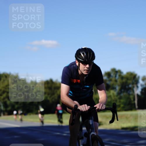 07.09.2025 - 19. Norderstedt Triathlon Michael Burmester http://msf.ph/oto/8842073 07.09.2025 15:40:47 Radfahren 403, 416, 446, 1444 meine-sportfotos.de