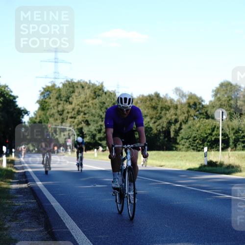 07.09.2025 - 19. Norderstedt Triathlon Michael Burmester http://msf.ph/oto/8842104 07.09.2025 15:41:37 Radfahren 528, 538, 1409, 1545 meine-sportfotos.de