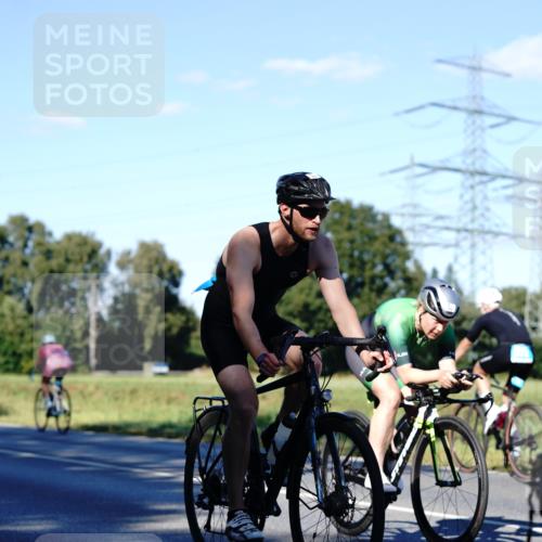 07.09.2025 - 19. Norderstedt Triathlon Michael Burmester http://msf.ph/oto/8842125 07.09.2025 15:41:56 Radfahren 365, 432, 465, 487, 499, 540, 871, 878, 889, 1547 meine-sportfotos.de