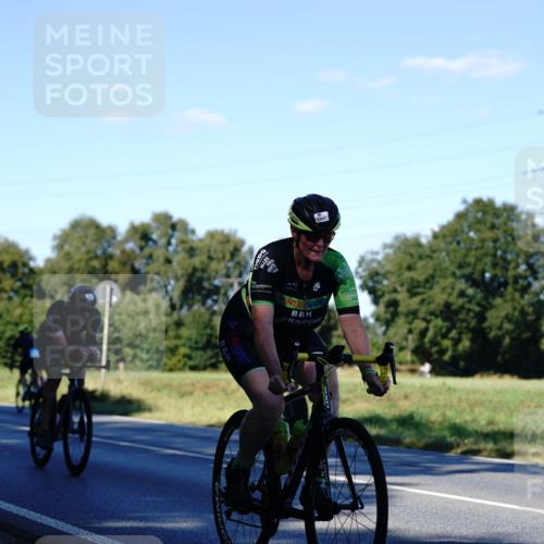 07.09.2025 - 19. Norderstedt Triathlon Michael Burmester http://msf.ph/oto/8842131 07.09.2025 15:41:59 Radfahren 465, 540, 871, 889, 951, 1547 meine-sportfotos.de