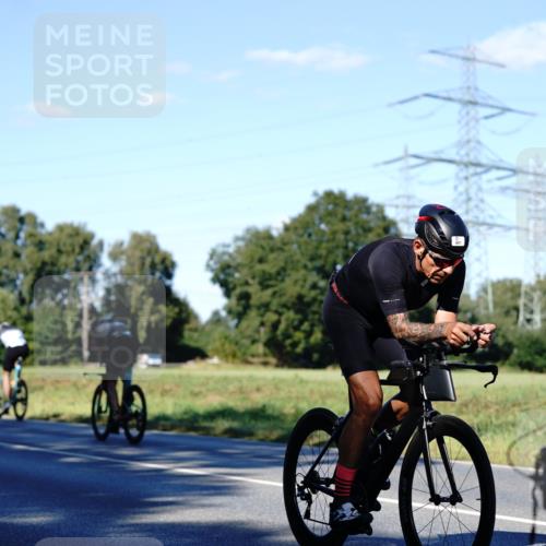 07.09.2025 - 19. Norderstedt Triathlon Michael Burmester http://msf.ph/oto/8842137 07.09.2025 15:42:03 Radfahren 951 meine-sportfotos.de