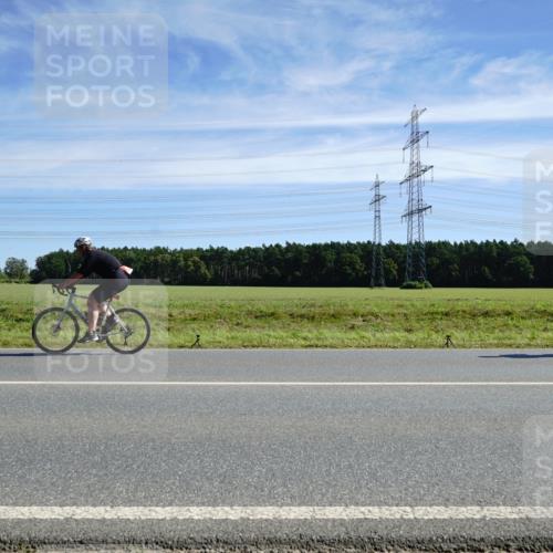 07.09.2025 - 19. Norderstedt Triathlon Michael Burmester http://msf.ph/oto/8842178 07.09.2025 12:28:38 Radfahren 262, 776, 1213, 1214 meine-sportfotos.de