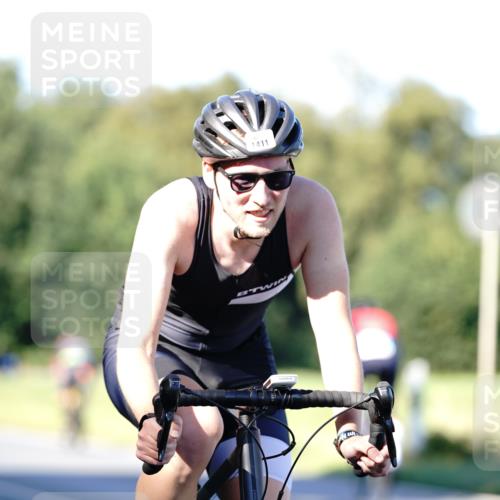 07.09.2025 - 19. Norderstedt Triathlon Michael Burmester http://msf.ph/oto/8842181 07.09.2025 15:42:57 Radfahren 549, 1411, 1427 meine-sportfotos.de
