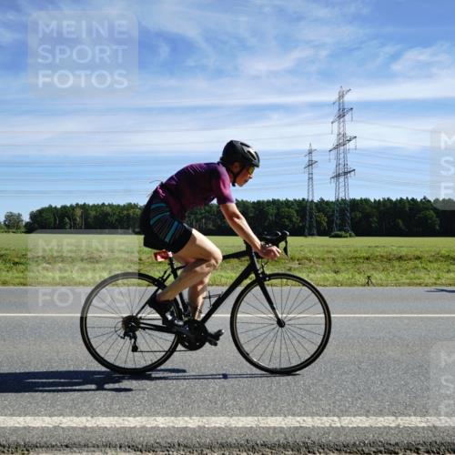 07.09.2025 - 19. Norderstedt Triathlon Michael Burmester http://msf.ph/oto/8842211 07.09.2025 12:28:48 Radfahren 1364 meine-sportfotos.de