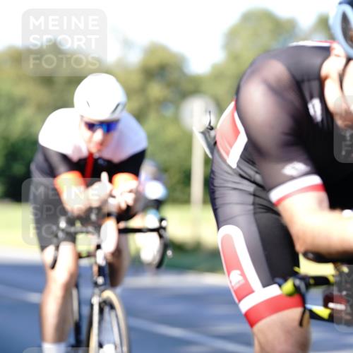 07.09.2025 - 19. Norderstedt Triathlon Michael Burmester http://msf.ph/oto/8842223 07.09.2025 15:43:29 Radfahren 519, 547, 903, 949, 957, 1410, 1437, 1486 meine-sportfotos.de