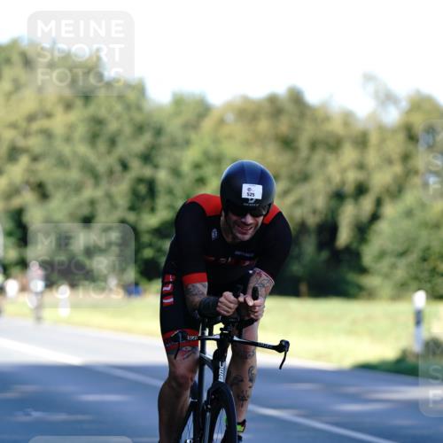 07.09.2025 - 19. Norderstedt Triathlon Michael Burmester http://msf.ph/oto/8842262 07.09.2025 15:44:12 Radfahren 467, 525 meine-sportfotos.de
