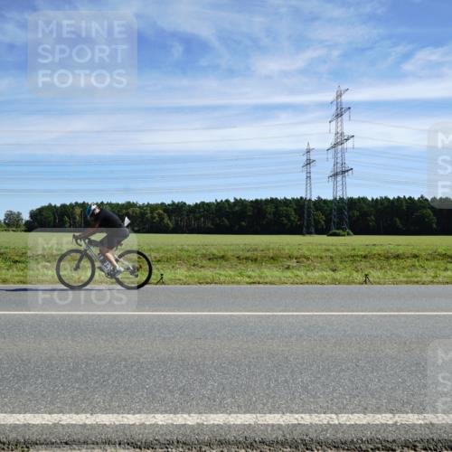 07.09.2025 - 19. Norderstedt Triathlon Michael Burmester http://msf.ph/oto/8842268 07.09.2025 12:29:19 Radfahren 161, 266, 750, 1251 meine-sportfotos.de
