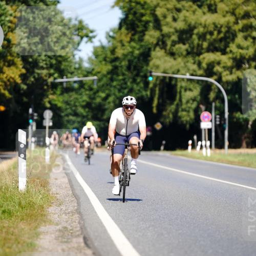 07.09.2025 - 19. Norderstedt Triathlon Michael Burmester http://msf.ph/oto/8842288 07.09.2025 12:56:18 Radfahren 145, 171 meine-sportfotos.de