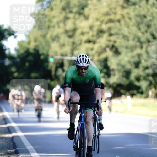 07.09.2025 - 19. Norderstedt Triathlon Michael Burmester http://msf.ph/oto/8842316 07.09.2025 15:46:18 Radfahren 933, 1458, 1494 meine-sportfotos.de