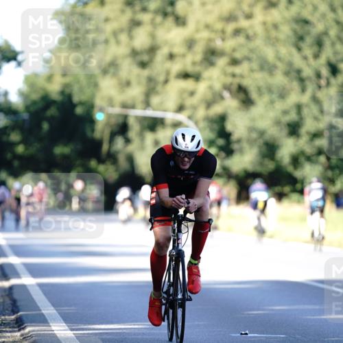 07.09.2025 - 19. Norderstedt Triathlon Michael Burmester http://msf.ph/oto/8842334 07.09.2025 15:46:40 Radfahren 526, 536 meine-sportfotos.de