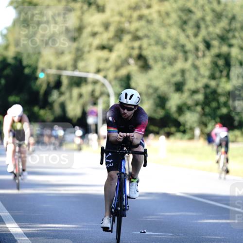 07.09.2025 - 19. Norderstedt Triathlon Michael Burmester http://msf.ph/oto/8842339 07.09.2025 15:46:48 Radfahren 483, 488 meine-sportfotos.de