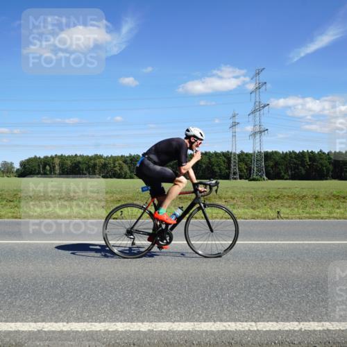 07.09.2025 - 19. Norderstedt Triathlon Michael Burmester http://msf.ph/oto/8842354 07.09.2025 14:36:57 Radfahren 445, 457, 879, 977 meine-sportfotos.de