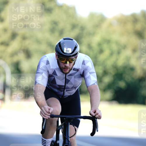 07.09.2025 - 19. Norderstedt Triathlon Michael Burmester http://msf.ph/oto/8842366 07.09.2025 15:46:59 Radfahren 943, 1080, 1529 meine-sportfotos.de