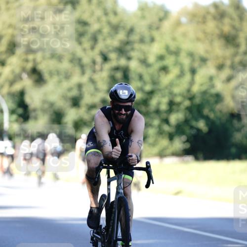 07.09.2025 - 19. Norderstedt Triathlon Michael Burmester http://msf.ph/oto/8842371 07.09.2025 15:47:10 Radfahren 386, 543 meine-sportfotos.de