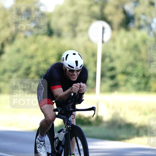 07.09.2025 - 19. Norderstedt Triathlon Michael Burmester http://msf.ph/oto/8842379 07.09.2025 15:47:14 Radfahren 543, 915, 1538 meine-sportfotos.de