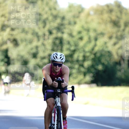 07.09.2025 - 19. Norderstedt Triathlon Michael Burmester http://msf.ph/oto/8842395 07.09.2025 15:47:27 Radfahren 464, 529 meine-sportfotos.de