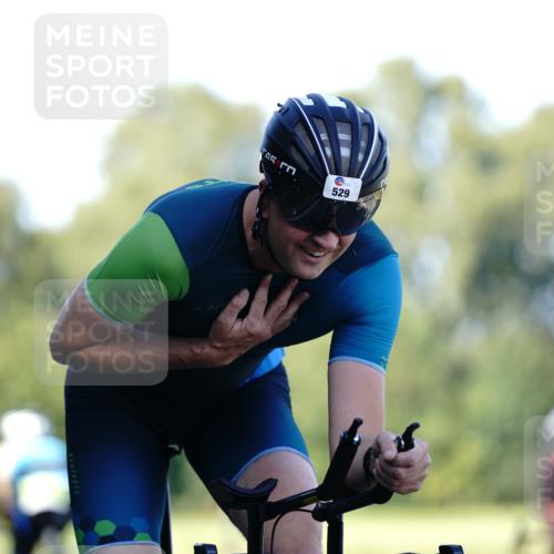 07.09.2025 - 19. Norderstedt Triathlon Michael Burmester http://msf.ph/oto/8842398 07.09.2025 15:47:30 Radfahren 464, 529 meine-sportfotos.de