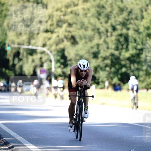 07.09.2025 - 19. Norderstedt Triathlon Michael Burmester http://msf.ph/oto/8842456 07.09.2025 15:48:19 Radfahren 1064 meine-sportfotos.de