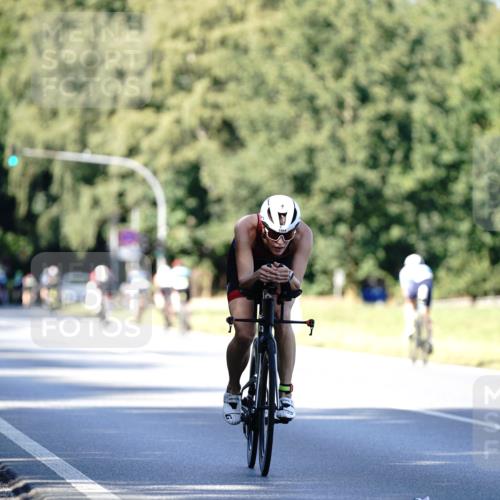 07.09.2025 - 19. Norderstedt Triathlon Michael Burmester http://msf.ph/oto/8842458 07.09.2025 15:48:19 Radfahren 1064 meine-sportfotos.de