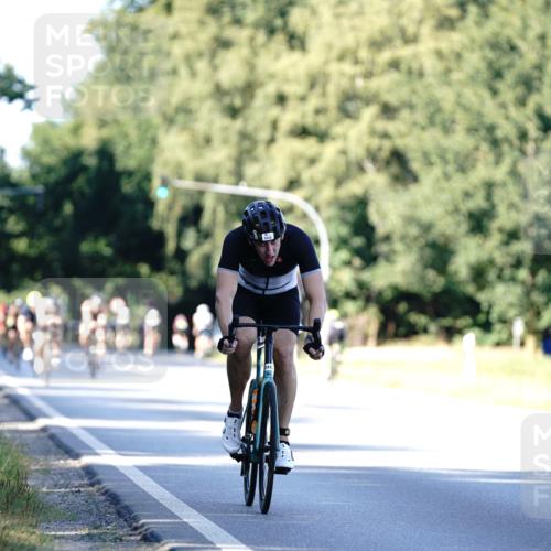 07.09.2025 - 19. Norderstedt Triathlon Michael Burmester http://msf.ph/oto/8842474 07.09.2025 15:48:42 Radfahren 1412 meine-sportfotos.de