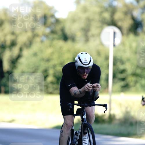 07.09.2025 - 19. Norderstedt Triathlon Michael Burmester http://msf.ph/oto/8842505 07.09.2025 15:49:03 Radfahren 402, 504, 1070 meine-sportfotos.de
