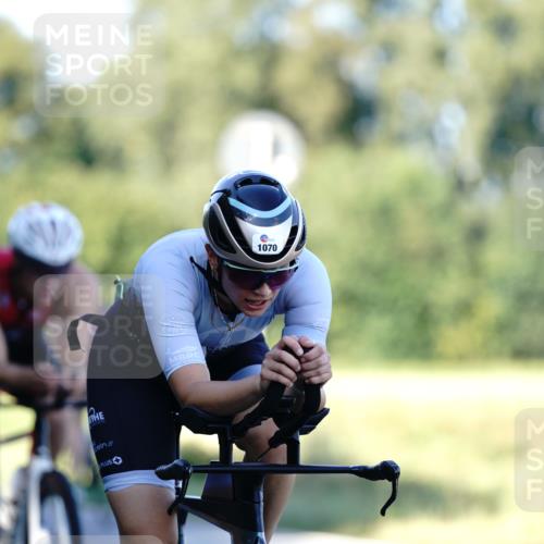 07.09.2025 - 19. Norderstedt Triathlon Michael Burmester http://msf.ph/oto/8842510 07.09.2025 15:49:04 Radfahren 402, 504, 1070 meine-sportfotos.de