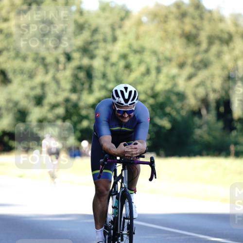 07.09.2025 - 19. Norderstedt Triathlon Michael Burmester http://msf.ph/oto/8842514 07.09.2025 15:49:07 Radfahren 504, 1070, 1476 meine-sportfotos.de
