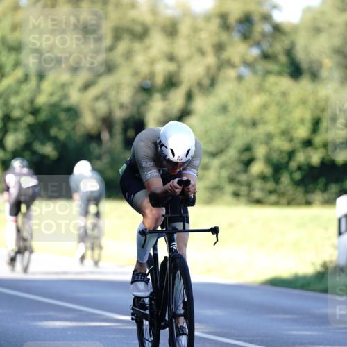 07.09.2025 - 19. Norderstedt Triathlon Michael Burmester http://msf.ph/oto/8842537 07.09.2025 15:49:33 Radfahren 517, 1054, 1515 meine-sportfotos.de