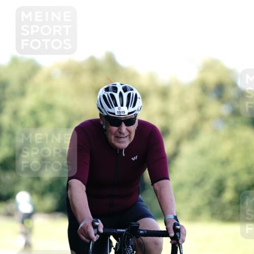 07.09.2025 - 19. Norderstedt Triathlon Michael Burmester http://msf.ph/oto/8842542 07.09.2025 15:49:33 Radfahren 517, 1054, 1515 meine-sportfotos.de