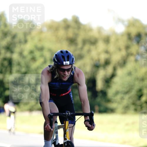 07.09.2025 - 19. Norderstedt Triathlon Michael Burmester http://msf.ph/oto/8842560 07.09.2025 15:49:51 Radfahren 882, 910 meine-sportfotos.de