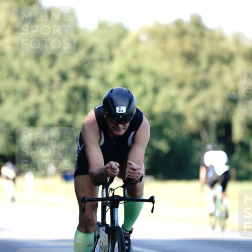 07.09.2025 - 19. Norderstedt Triathlon Michael Burmester http://msf.ph/oto/8842564 07.09.2025 15:49:52 Radfahren 882, 910 meine-sportfotos.de