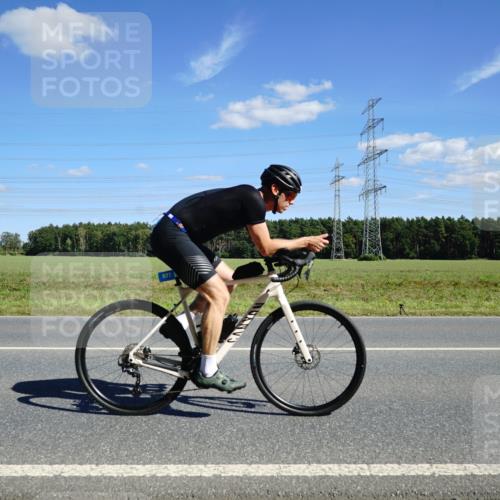 07.09.2025 - 19. Norderstedt Triathlon Michael Burmester http://msf.ph/oto/8842568 07.09.2025 14:38:29 Radfahren 422, 877 meine-sportfotos.de