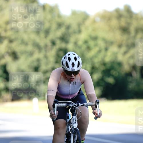 07.09.2025 - 19. Norderstedt Triathlon Michael Burmester http://msf.ph/oto/8842578 07.09.2025 15:50:05 Radfahren 1424 meine-sportfotos.de