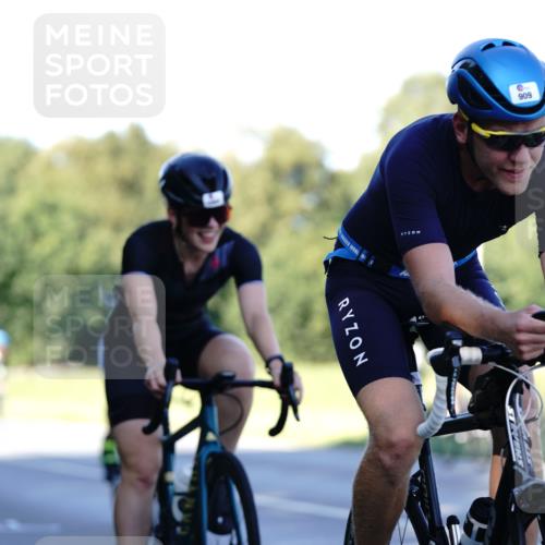 07.09.2025 - 19. Norderstedt Triathlon Michael Burmester http://msf.ph/oto/8842619 07.09.2025 15:50:23 Radfahren 371, 380, 397, 506, 513, 541, 885, 909, 1059, 1572, 1594 meine-sportfotos.de