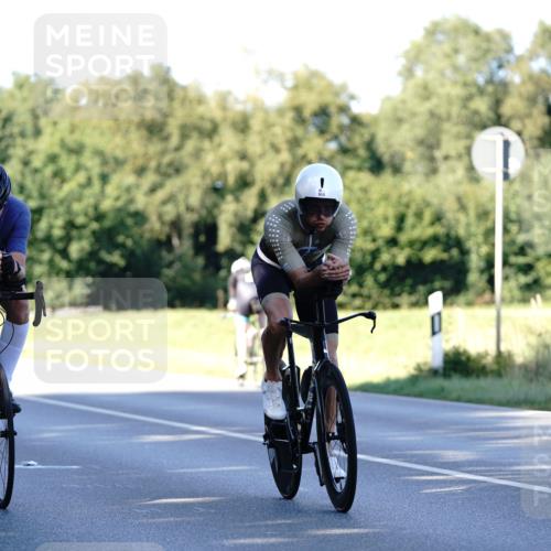 07.09.2025 - 19. Norderstedt Triathlon Michael Burmester http://msf.ph/oto/8842621 07.09.2025 15:50:24 Radfahren 371, 506, 513, 541, 868, 885, 909, 1059, 1522, 1572, 1594 meine-sportfotos.de