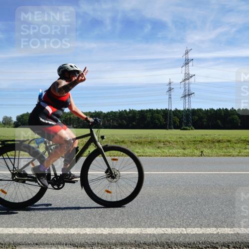 07.09.2025 - 19. Norderstedt Triathlon Michael Burmester http://msf.ph/oto/8842622 07.09.2025 12:32:29 Radfahren 304, 828, 1477 meine-sportfotos.de