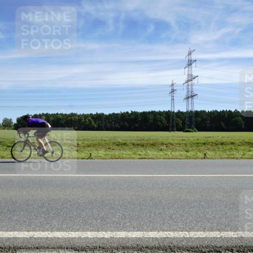 07.09.2025 - 19. Norderstedt Triathlon Michael Burmester http://msf.ph/oto/8842634 07.09.2025 12:32:32 Radfahren 304, 828, 1477 meine-sportfotos.de