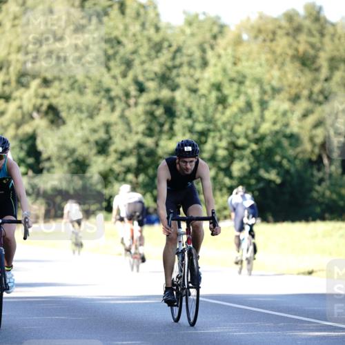 07.09.2025 - 19. Norderstedt Triathlon Michael Burmester http://msf.ph/oto/8842651 07.09.2025 15:50:36 Radfahren 913, 1044, 1089 meine-sportfotos.de