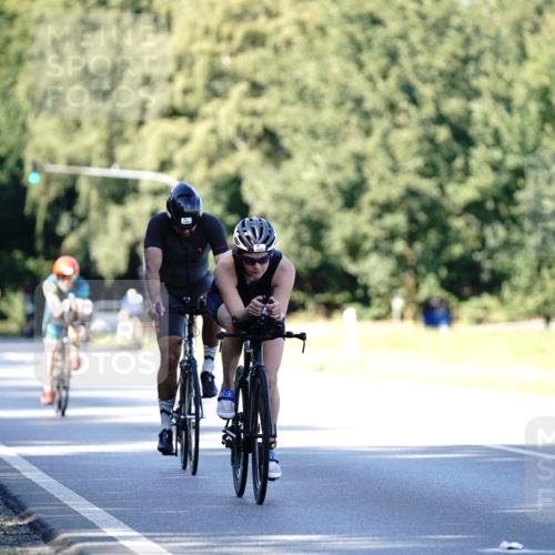 07.09.2025 - 19. Norderstedt Triathlon Michael Burmester http://msf.ph/oto/8842704 07.09.2025 15:50:59 Radfahren 527, 1043, 1442 meine-sportfotos.de