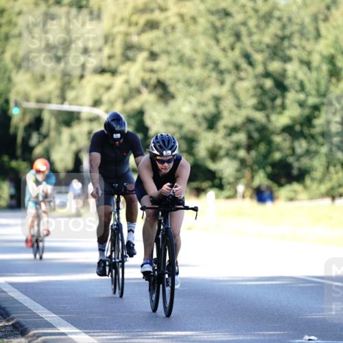 07.09.2025 - 19. Norderstedt Triathlon Michael Burmester http://msf.ph/oto/8842706 07.09.2025 15:50:59 Radfahren 527, 1043, 1442 meine-sportfotos.de