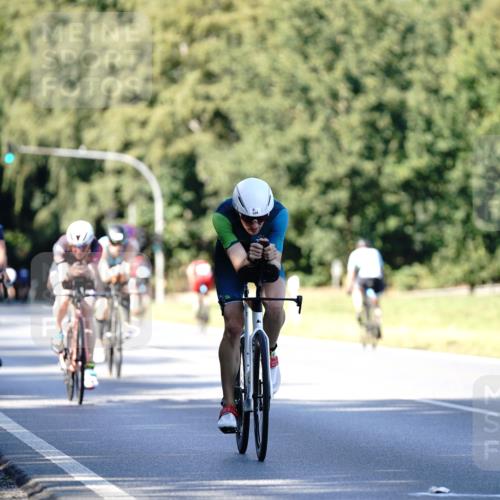 07.09.2025 - 19. Norderstedt Triathlon Michael Burmester http://msf.ph/oto/8842724 07.09.2025 15:51:05 Radfahren 527, 528, 1050, 1624 meine-sportfotos.de