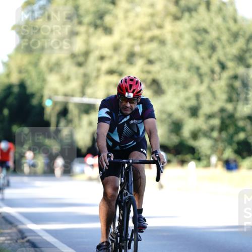 07.09.2025 - 19. Norderstedt Triathlon Michael Burmester http://msf.ph/oto/8842738 07.09.2025 15:51:07 Radfahren 409, 528, 1050, 1624 meine-sportfotos.de