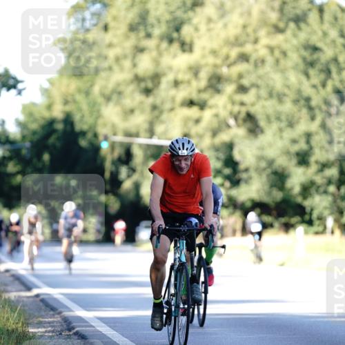 07.09.2025 - 19. Norderstedt Triathlon Michael Burmester http://msf.ph/oto/8842743 07.09.2025 15:51:12 Radfahren 409, 1513, 1604 meine-sportfotos.de