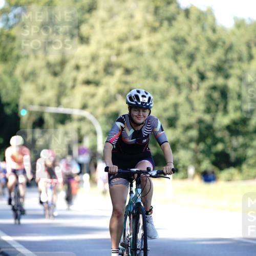 07.09.2025 - 19. Norderstedt Triathlon Michael Burmester http://msf.ph/oto/8842799 07.09.2025 15:51:35 Radfahren 926 meine-sportfotos.de
